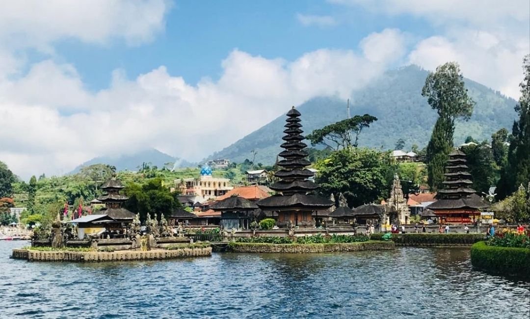 Ulun Danu Beraton Temple