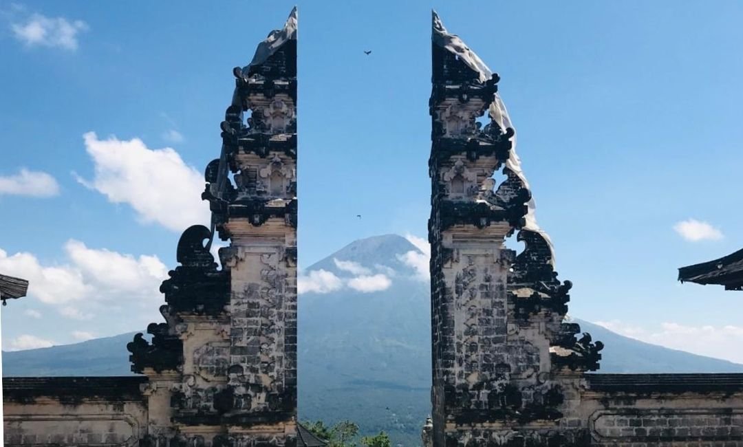 Pua Lempunyang Luhur